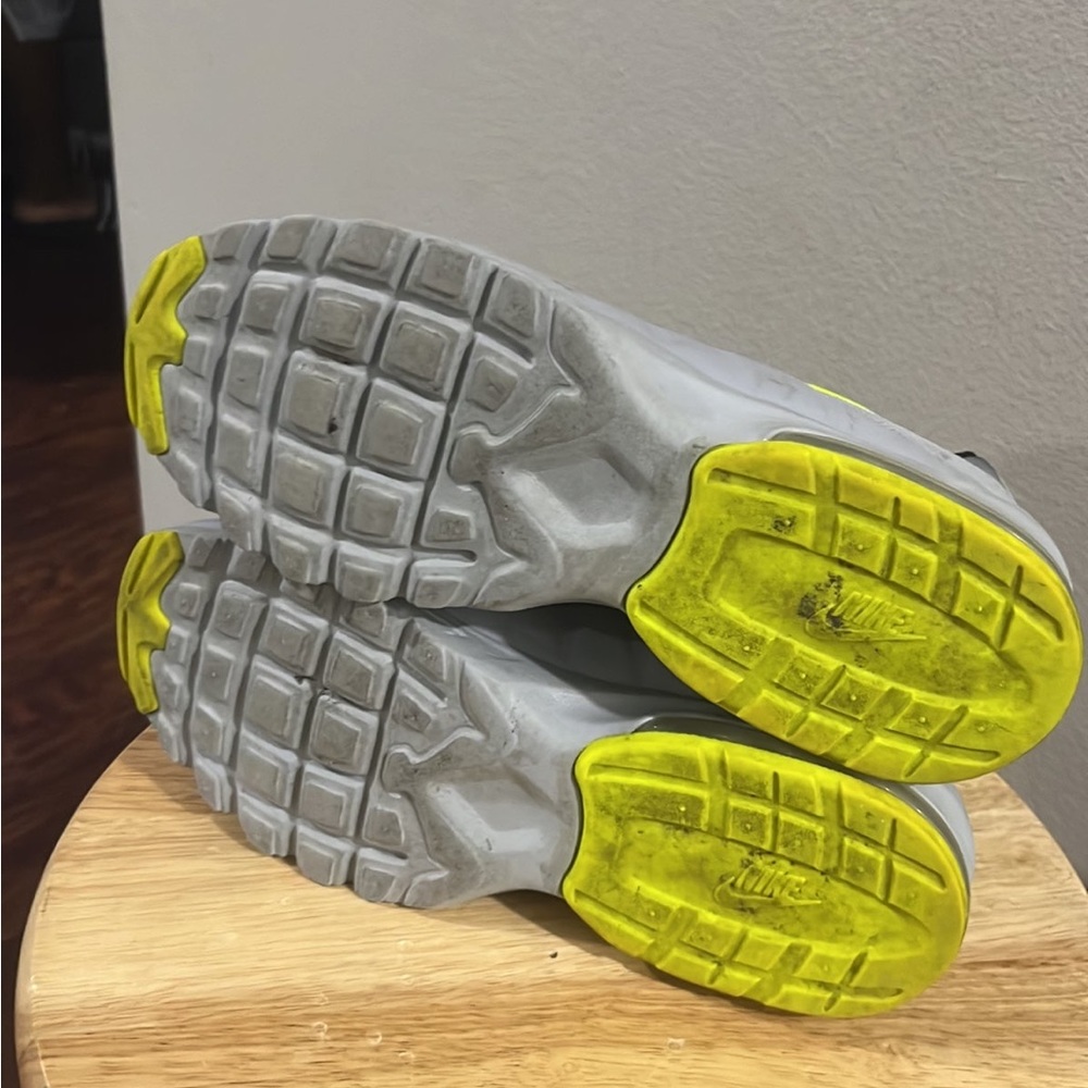 Nike - Picture 6 of 6